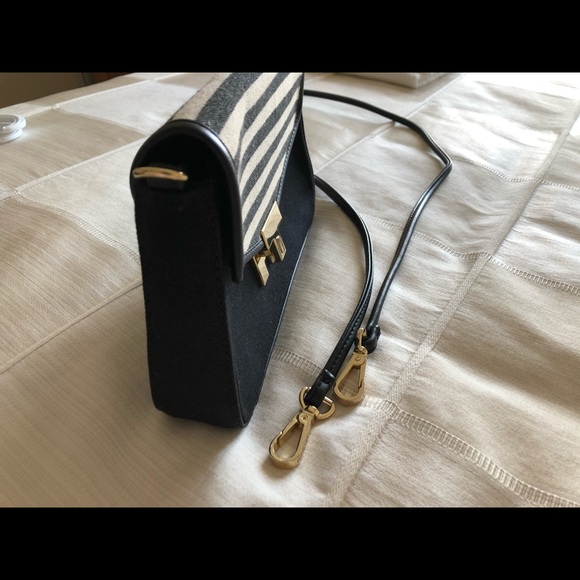Tommy Hilfiger Striped crossbody bag - Picture 4 of 9